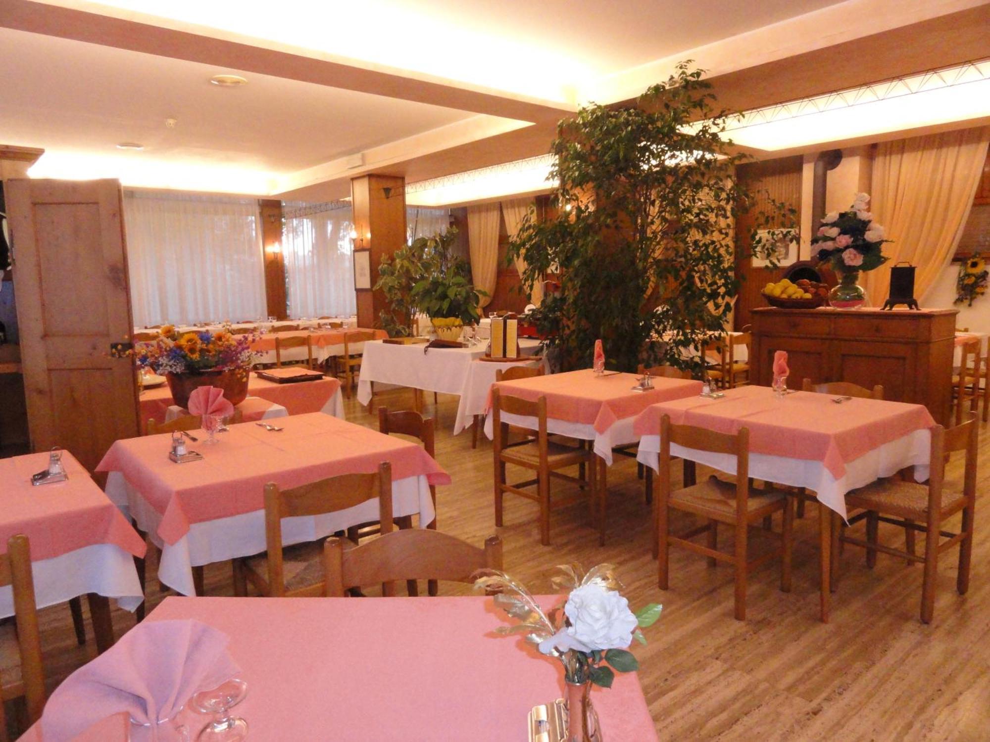 Albergo Ristorante Cima I Pra' Ponte nellʼAlpi Eksteriør billede