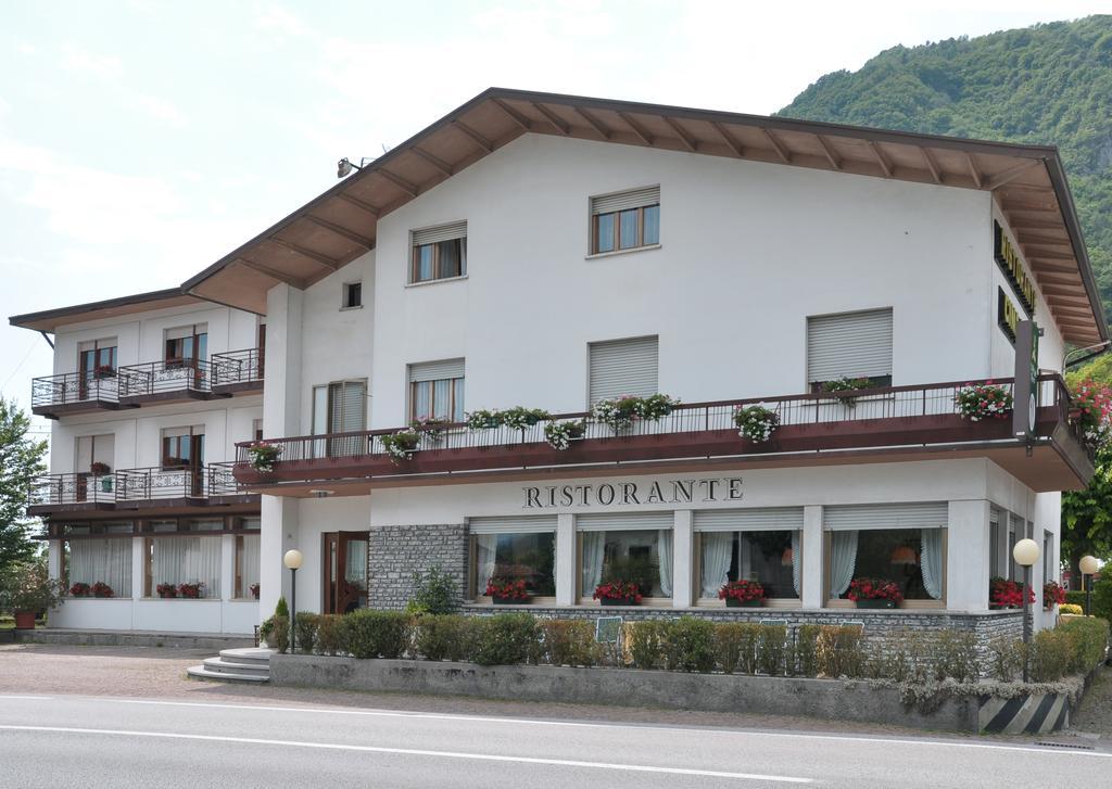 Albergo Ristorante Cima I Pra' Ponte nellʼAlpi Eksteriør billede