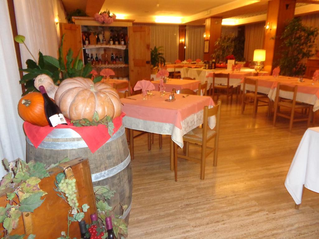 Albergo Ristorante Cima I Pra' Ponte nellʼAlpi Eksteriør billede